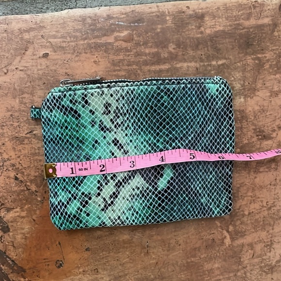 NWOT Aimee Kestenberg Leather Snakeskin Green and Black Mesh Pouch - Picture 4 of 9